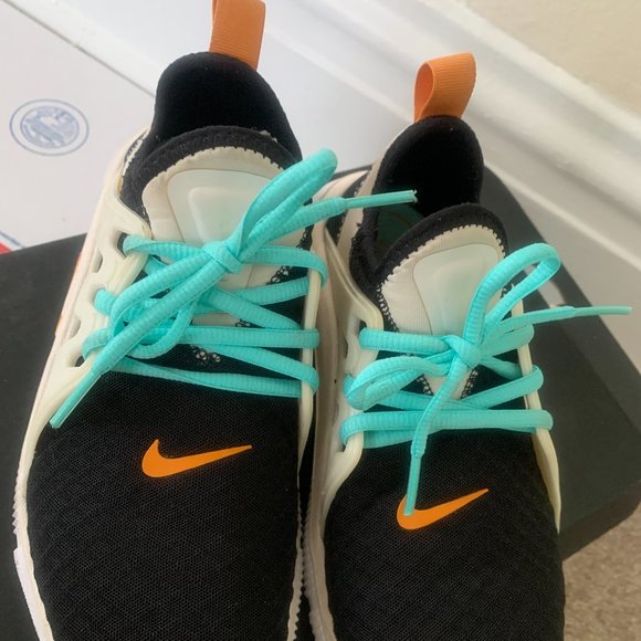 Nike Shoes - Picture 4 of 8